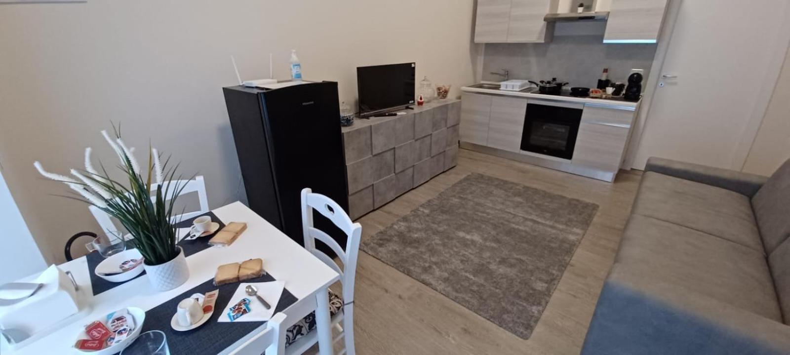La Casa Di Peppe Apartment Bari Luaran gambar