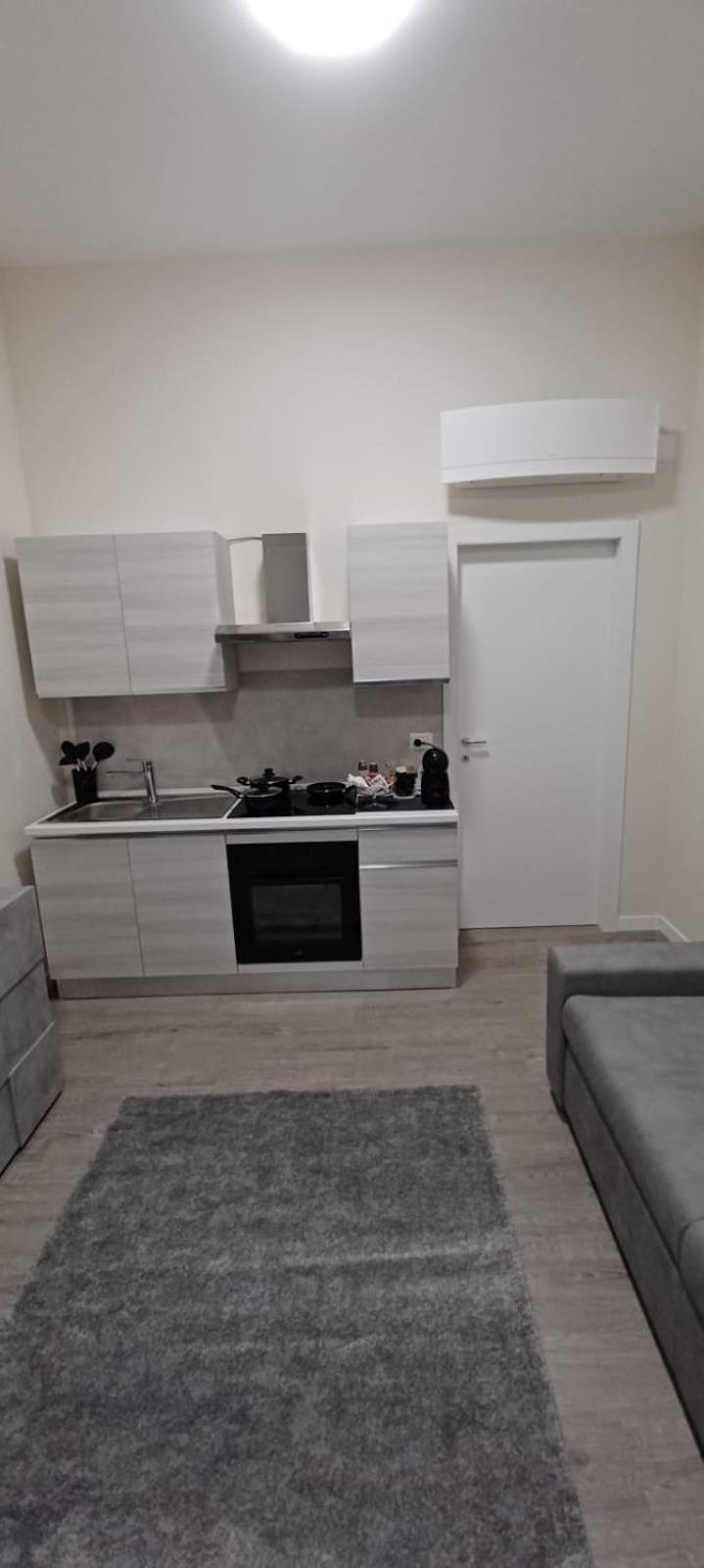 La Casa Di Peppe Apartment Bari Luaran gambar